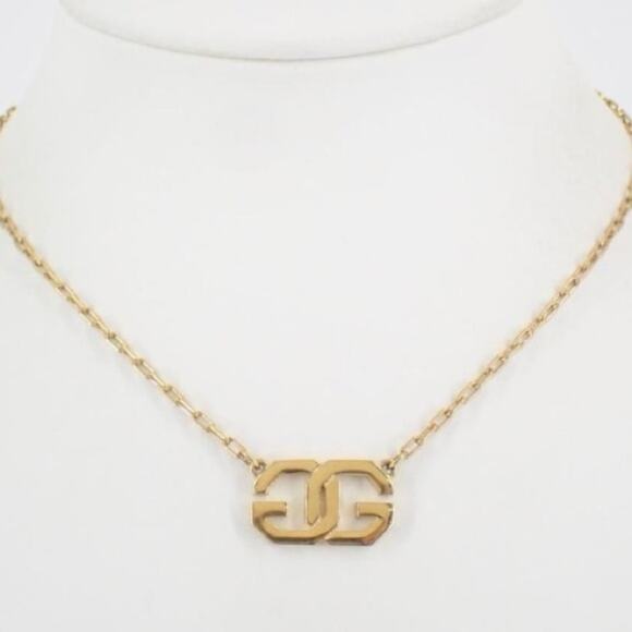 Givenchy Gold plated Vintage GG logo Necklace
0,51 × 16,73 × 0,87 (LxWxH) - Picture 2 of 3